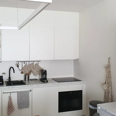 Bel Air - Cozy For 4 Guests Near The And Shops T173 아파트